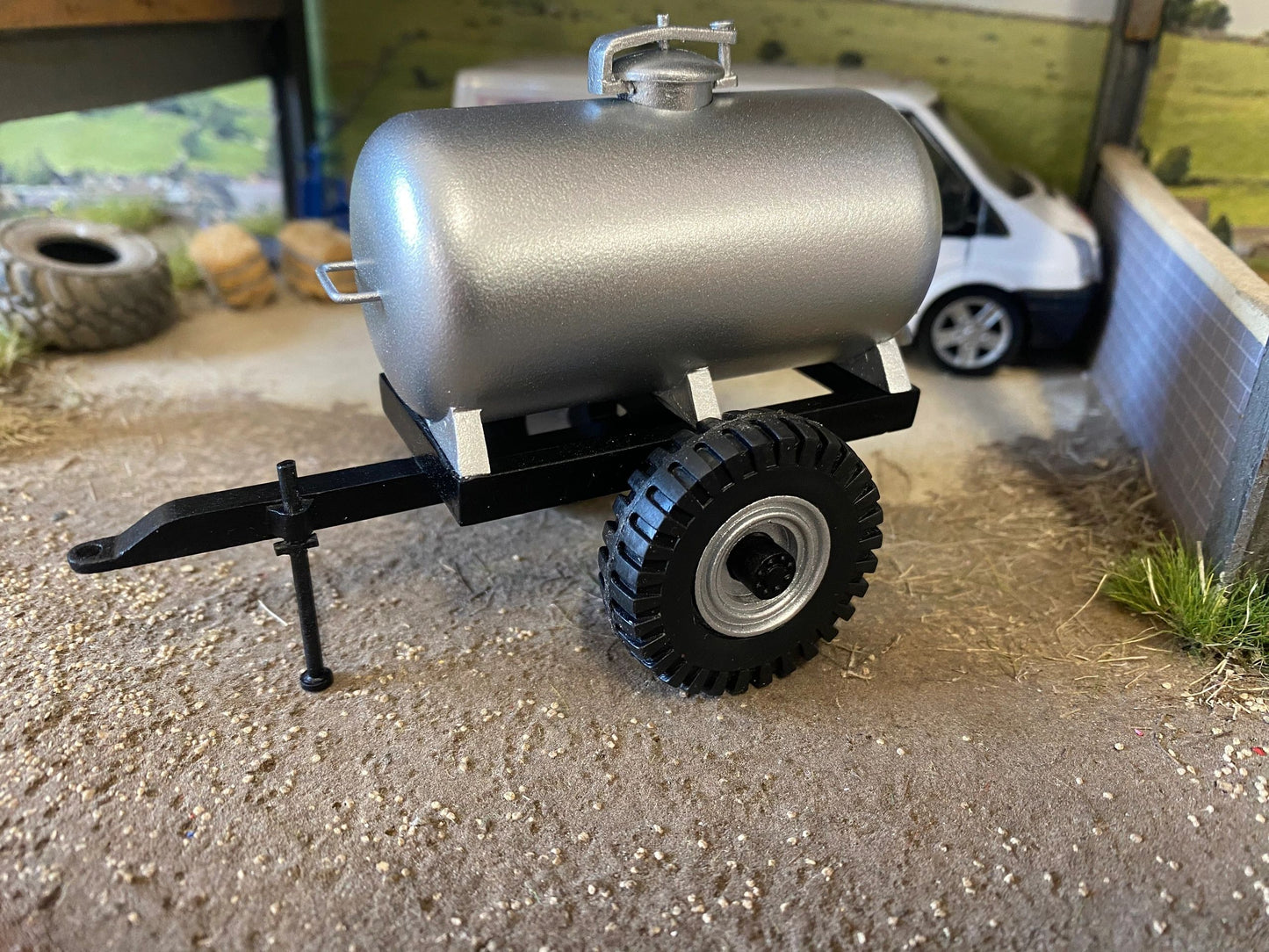 03207N Water Bowser Trailer water Tank Black Full Assembled Artisan32 farm machinery 1:32 scale Image 2