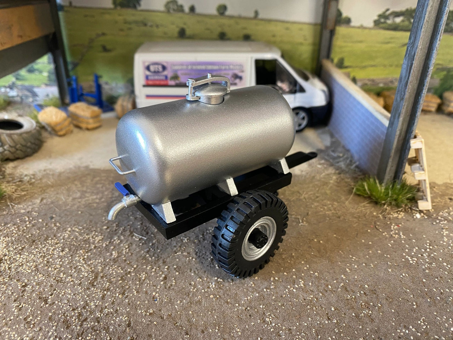 03207N Water Bowser Trailer water Tank Black Full Assembled Artisan32 farm machinery 1:32 scale Image 6