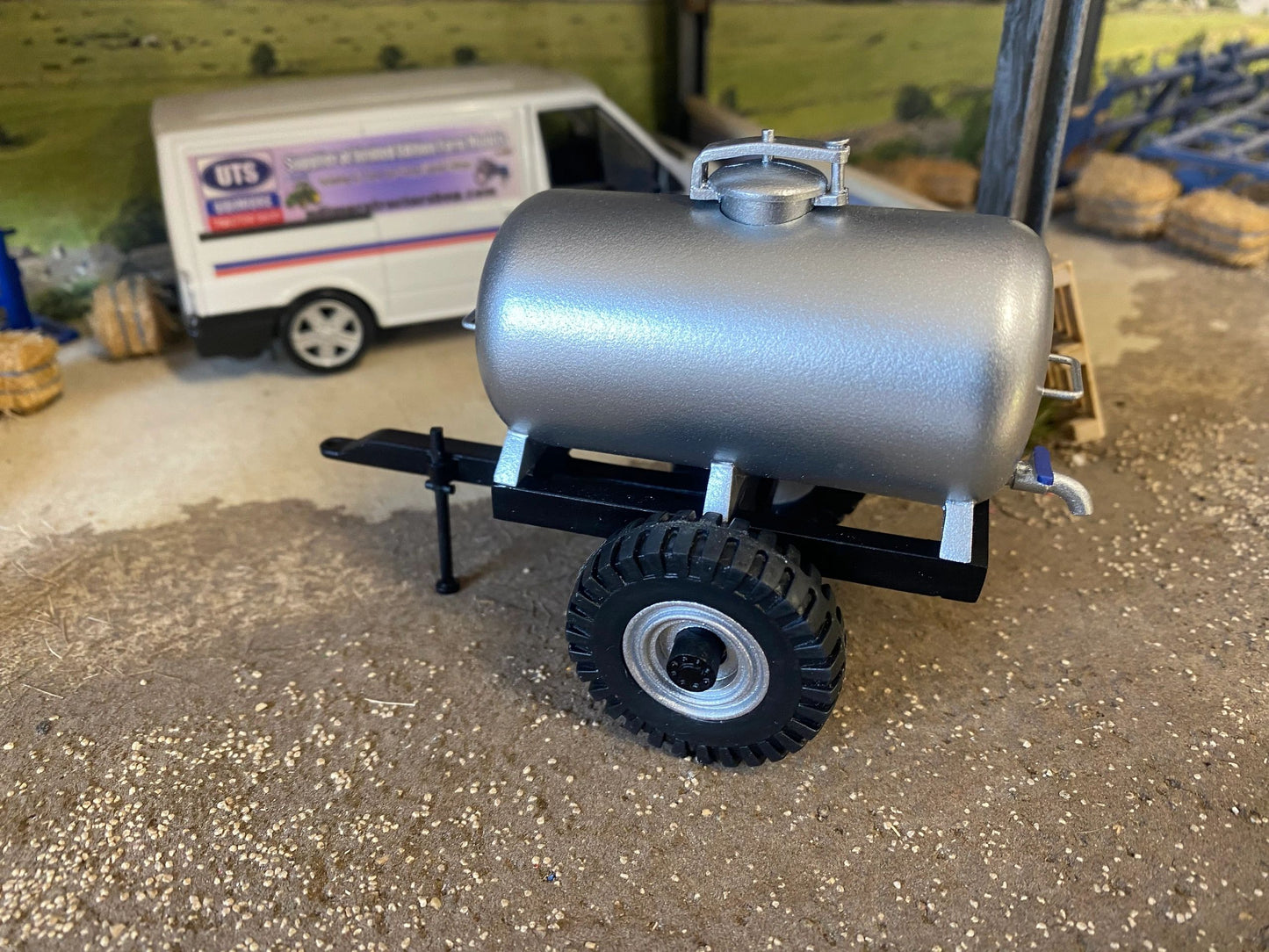 03207N Water Bowser Trailer water Tank Black Full Assembled Artisan32 farm machinery 1:32 scale Image 7
