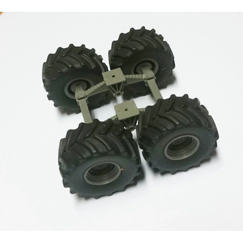 04123 Double axle Farm machinery Tractor Artisan32 1:32 scale Image 8