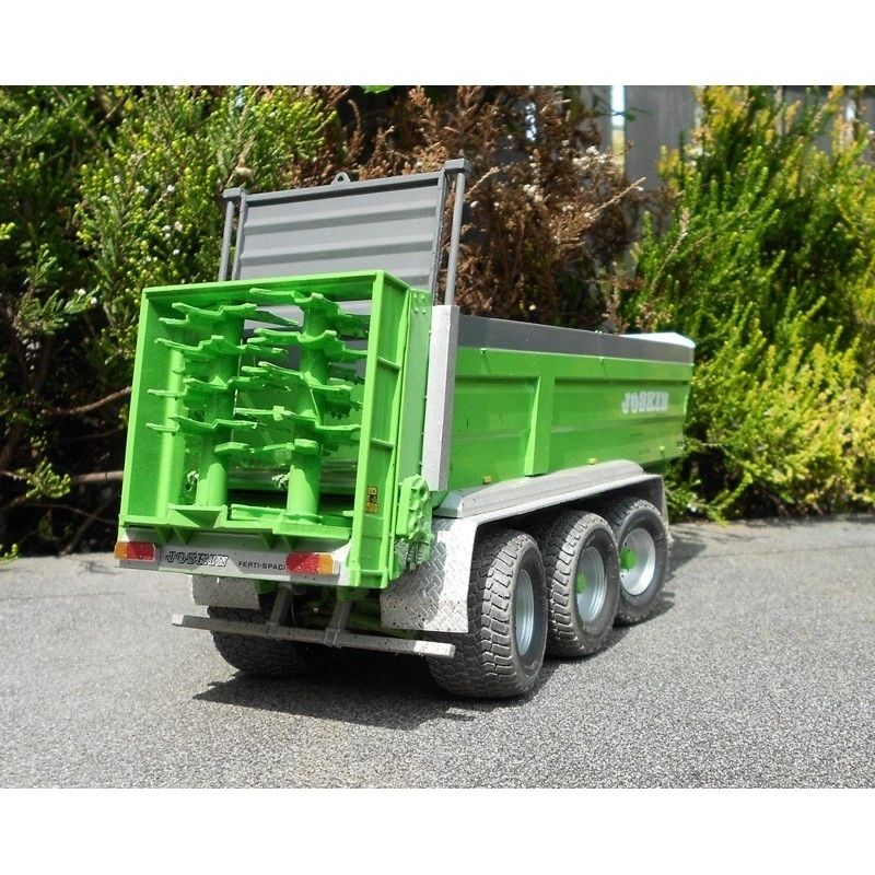 04248 Pair of Michelin BIB cargo wheels Artisan32 farm machinery 1:32 scale 710/50 R30 Image 5
