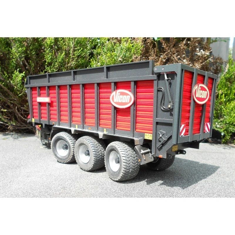 04249 Pair of Michelin BIB cargo wheels Artisan32 farm machinery 1:32 scale 850/50 R30 Image 3