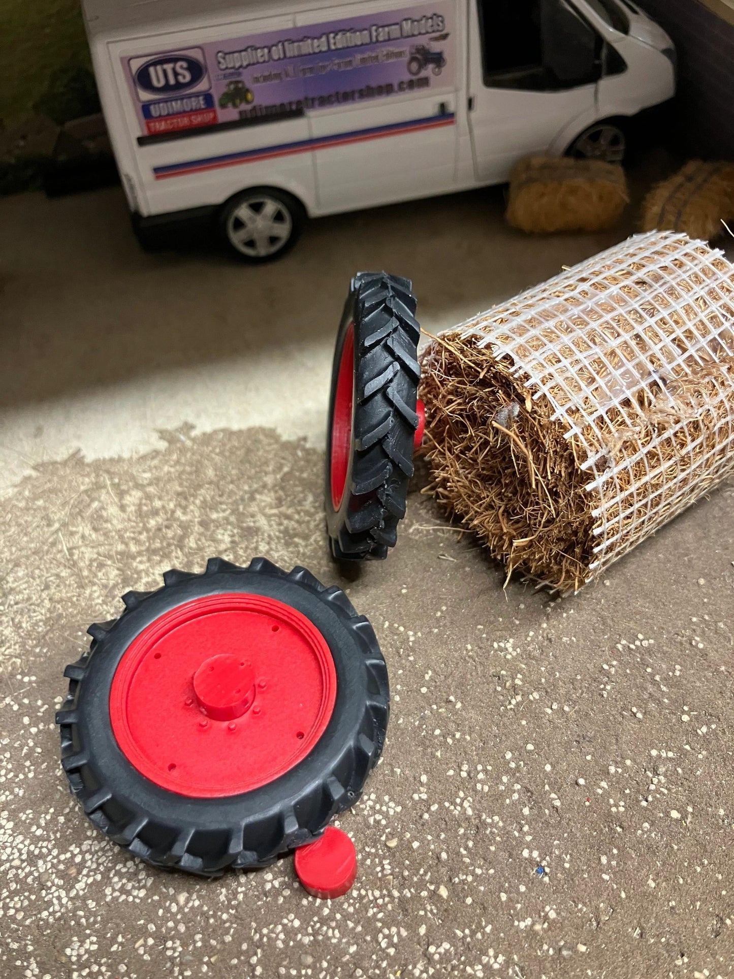 04264MS R pair of Red narrow row crop wheels 48mm Artisan32 farm machinery 1:32 scale Image 3