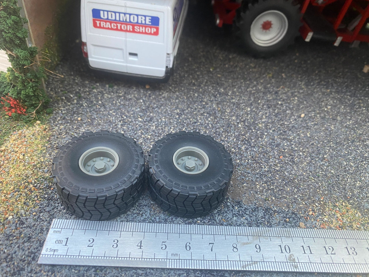 04270 Set of 2 Trailer wheels 40 x 18mm Artisan32 farm machinery 1:32 scale Image 5