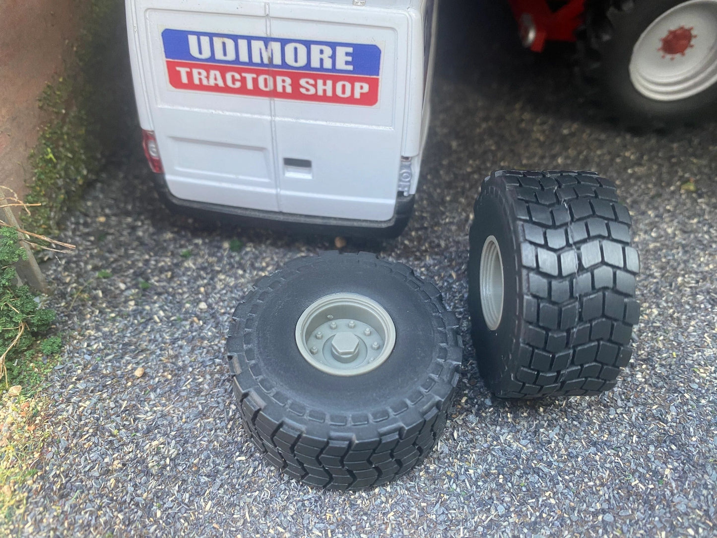 04270 Set of 2 Trailer wheels 40 x 18mm Artisan32 farm machinery 1:32 scale Image 6