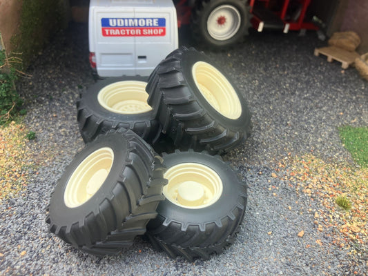 04272-NJ White Set of 4 Agricultural wheels Artisan32 farm machinery 1:32 scale Agrarian Image 2