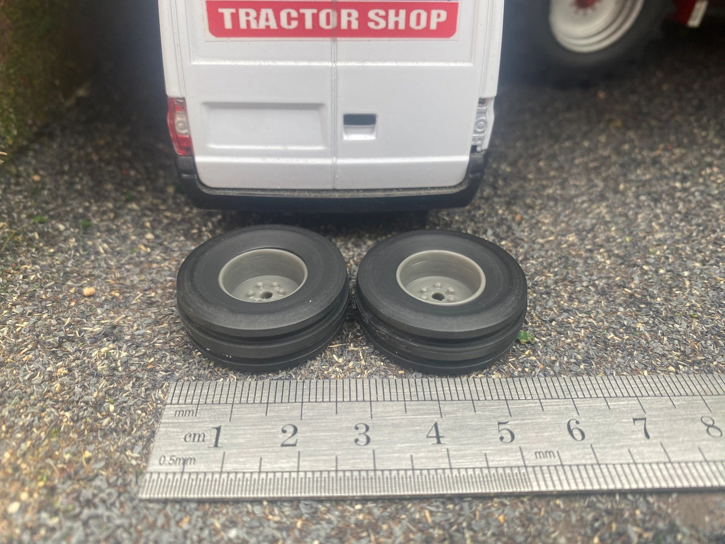 04284 Set of 2 Front axle wheels 28.5mm x 10.5mm Type 4 Artisan32 farm machinery 1:32 scale Image 4