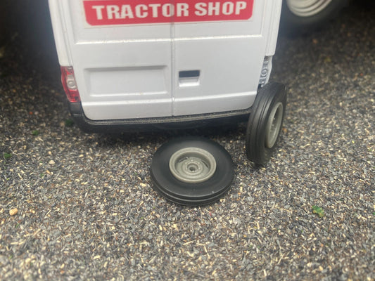 04285 Set of 2 Front axle wheels 25mm x 5mm Type 5 Artisan32 farm machinery 1:32 scale Image 2