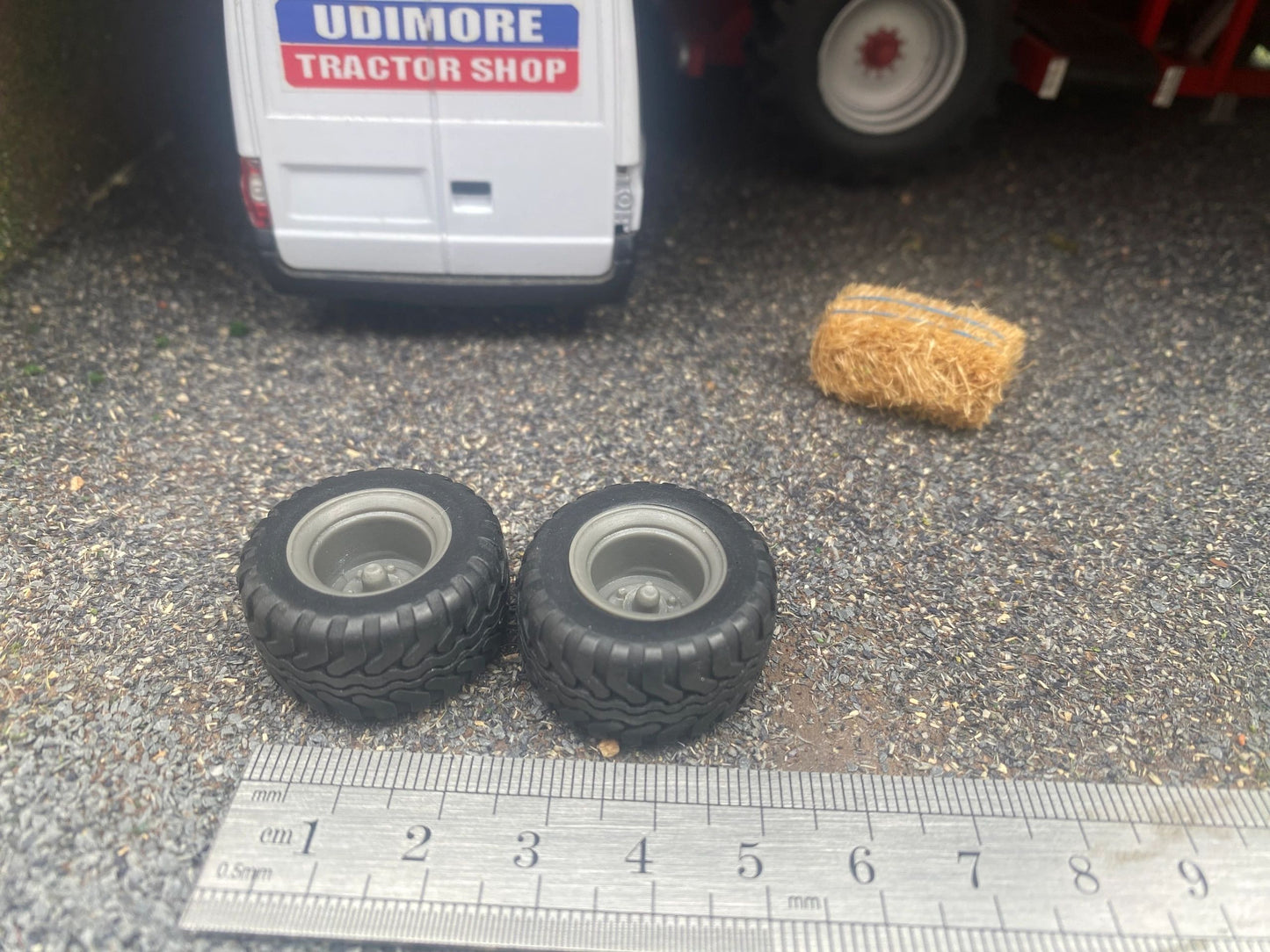 04286 Set of 2 Flatbed Trailer wheels 28mm x 14mm Type 7 Artisan32 farm machinery 1:32 scale Image 5