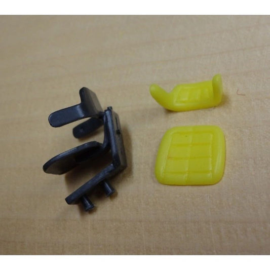 04555 John Deere Seat 06 Tractor farm machinery 1:32 scale Artisan32 Image 2