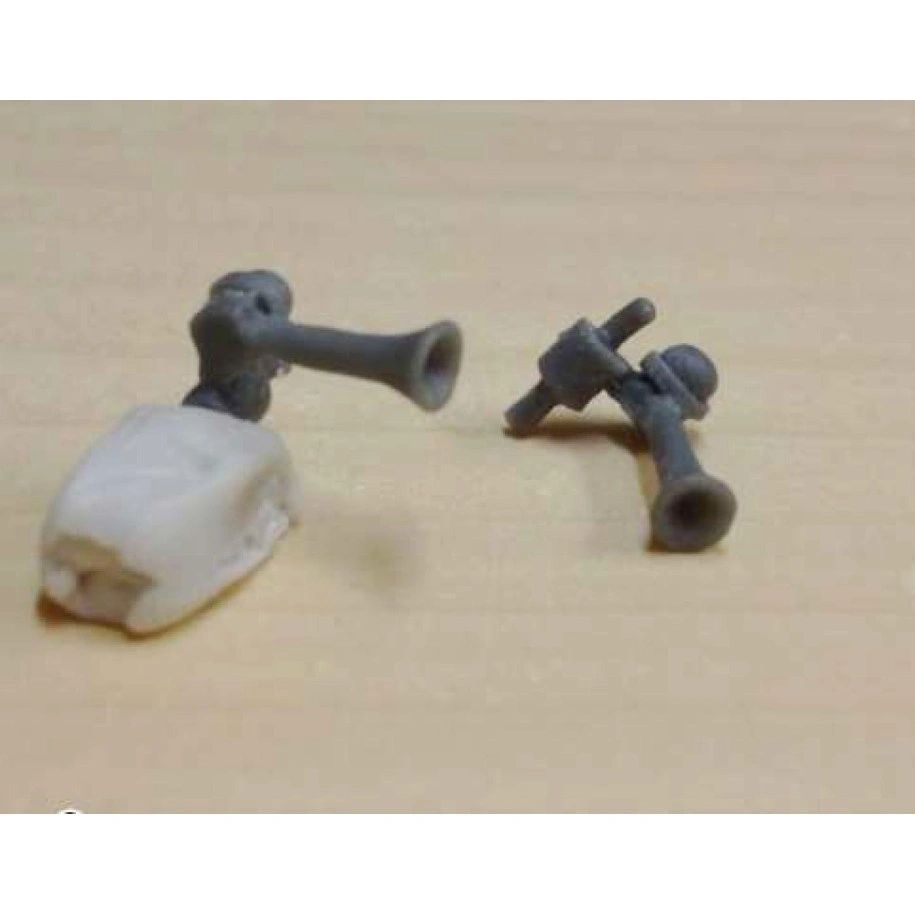 04572-1 Horn x 2 Artisan32 farm machinery 10mm 1:32 scale Image