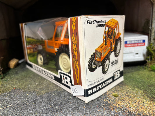 9528 Britains Orange Fiat 880 DT Tractor in original Straw Box obsolete