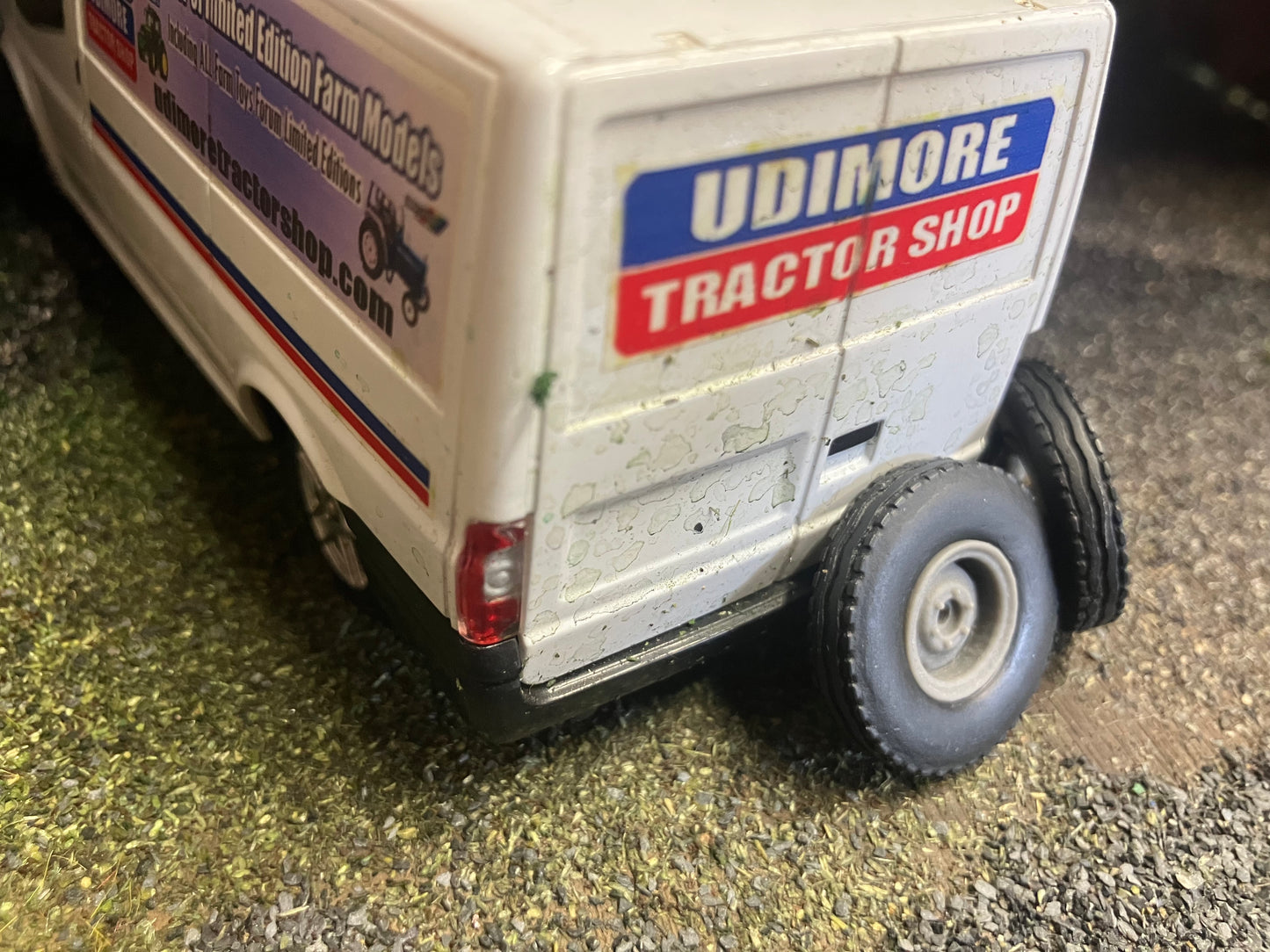 04224 Set of 2 Front wheels 2wd Artisan32 farm machinery 1:32 scale