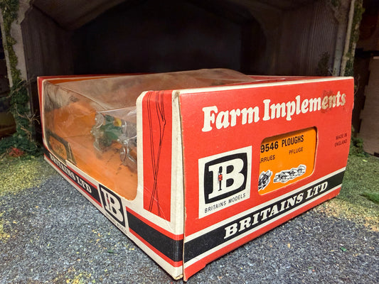 9546 Vintage Britains Plough set 1:32 scale Straw Box obsolete