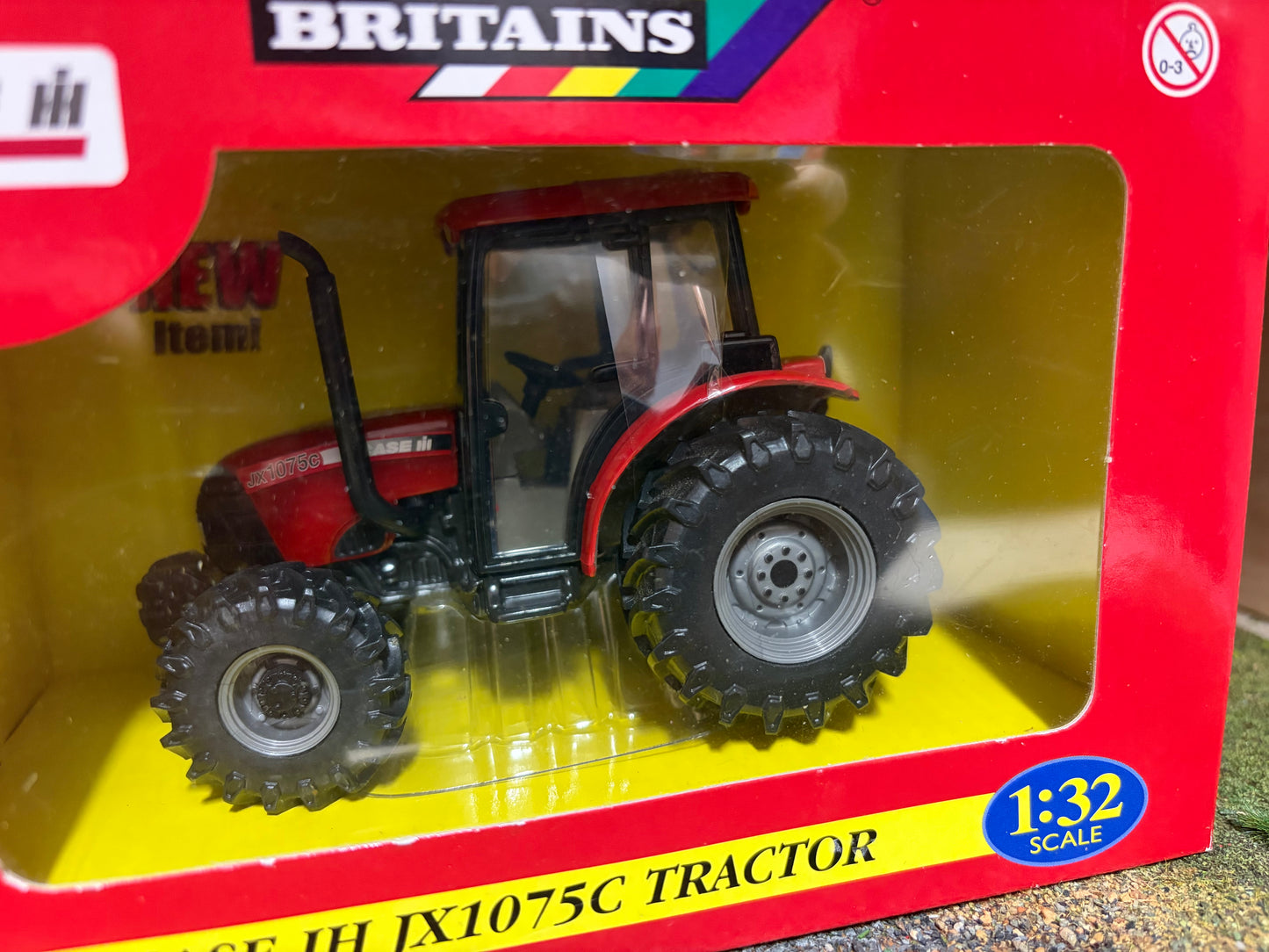 Vintage Britains CASE JX1075C Tractor 42022 Original Dealer Box Obsolete 1:32 Scale
