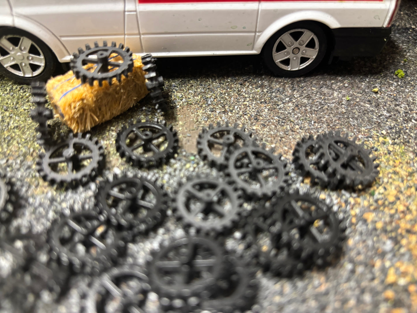 04529 25 x Cog toothed wheels Gear Artisan32 farm machinery 1:32 scale