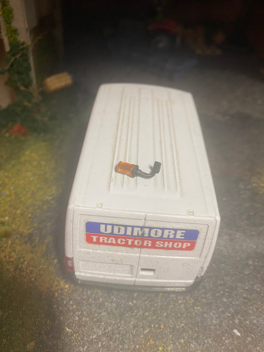 Beacon light tractor truck 1:32 scale Curraghee type 3