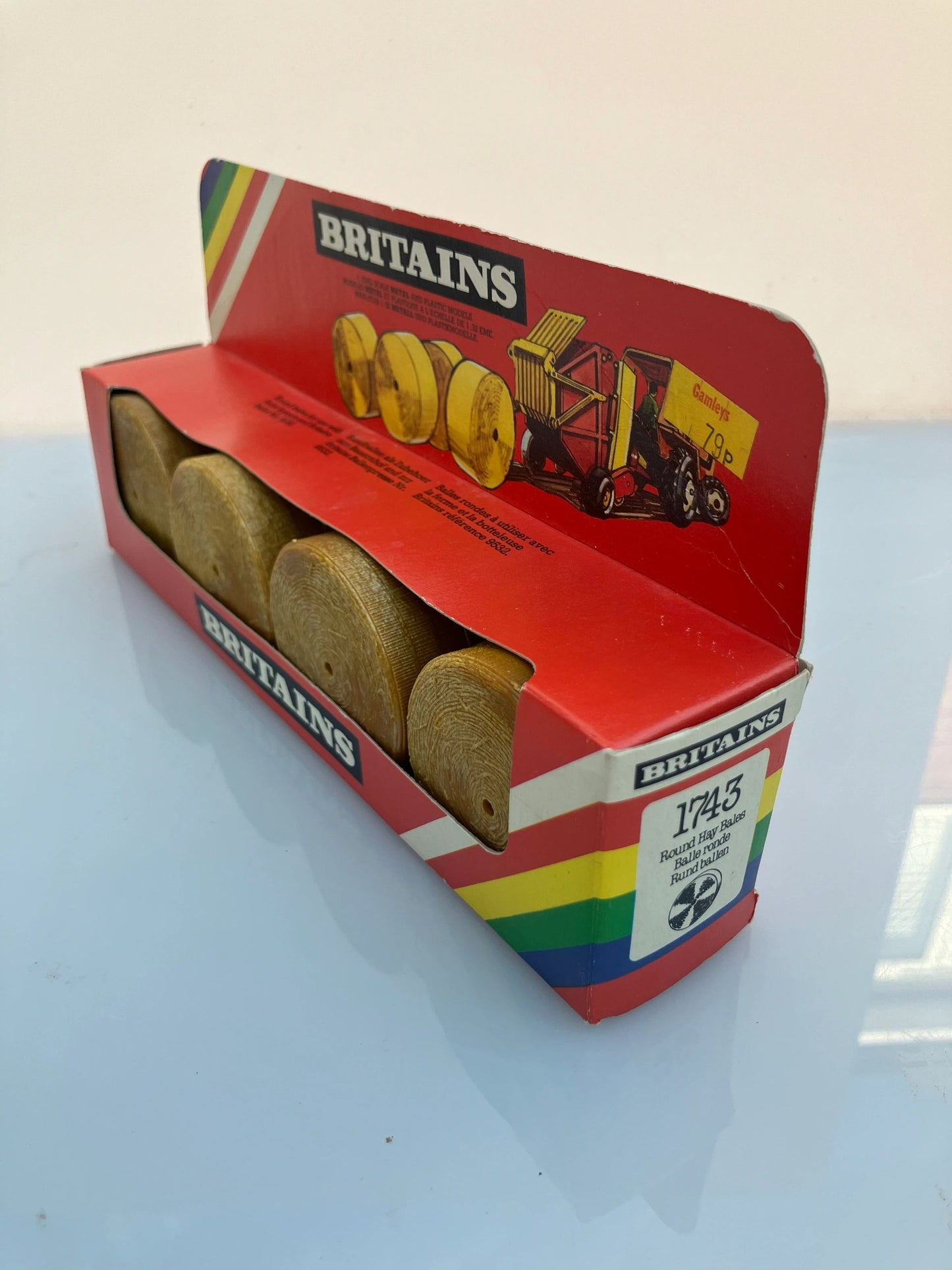 1743 Vintage Britains Round Hay Bales 1:32 scale STRAW box Image 3