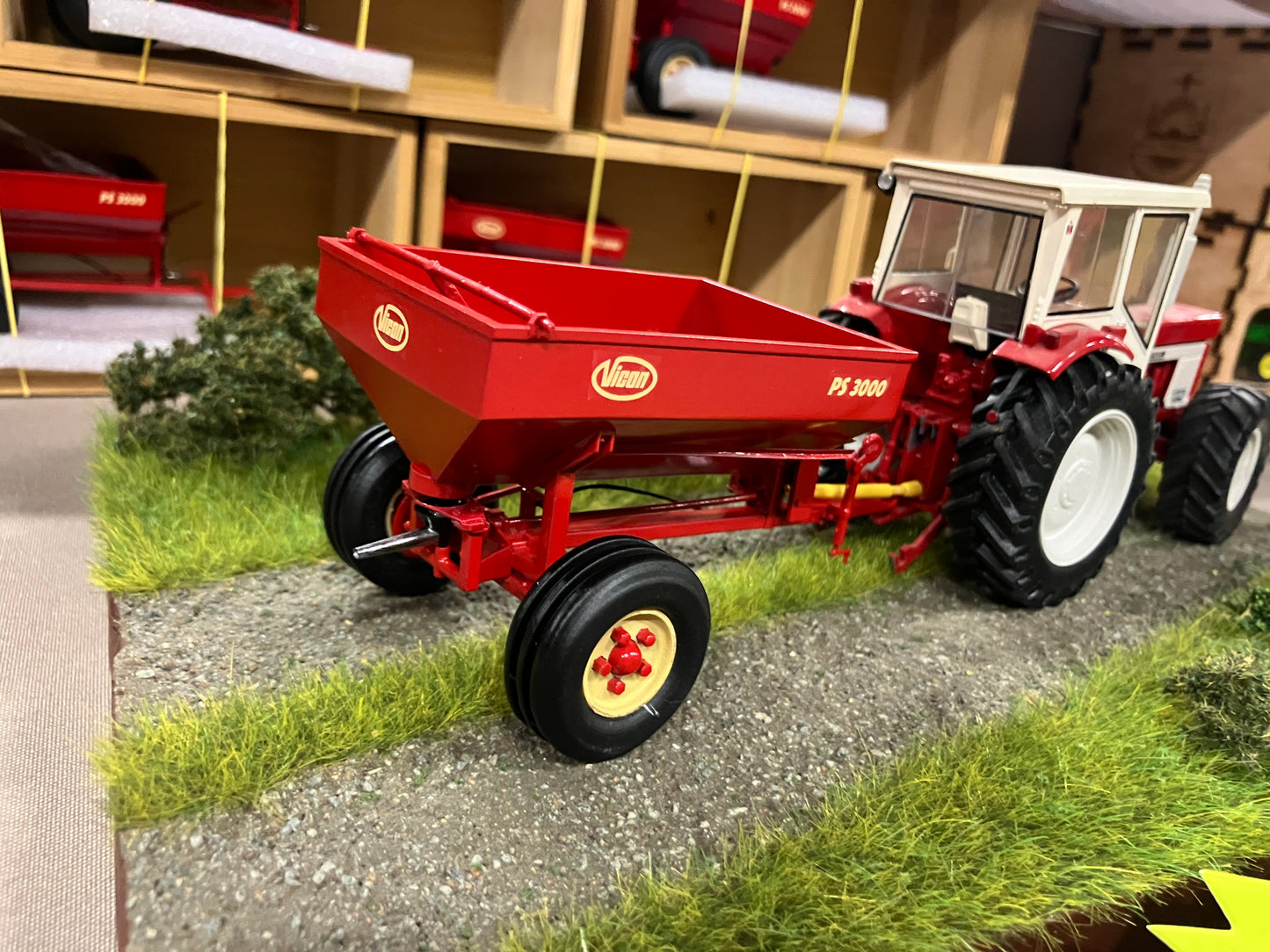 Vicon PS3000 Spreader Scratch built COLLECTION ONLY 1:32 scale