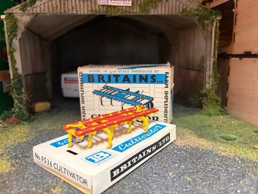 9536 Vintage Britains Red Cultivator Early Box 1:32 Scale Boxed Obsolete
