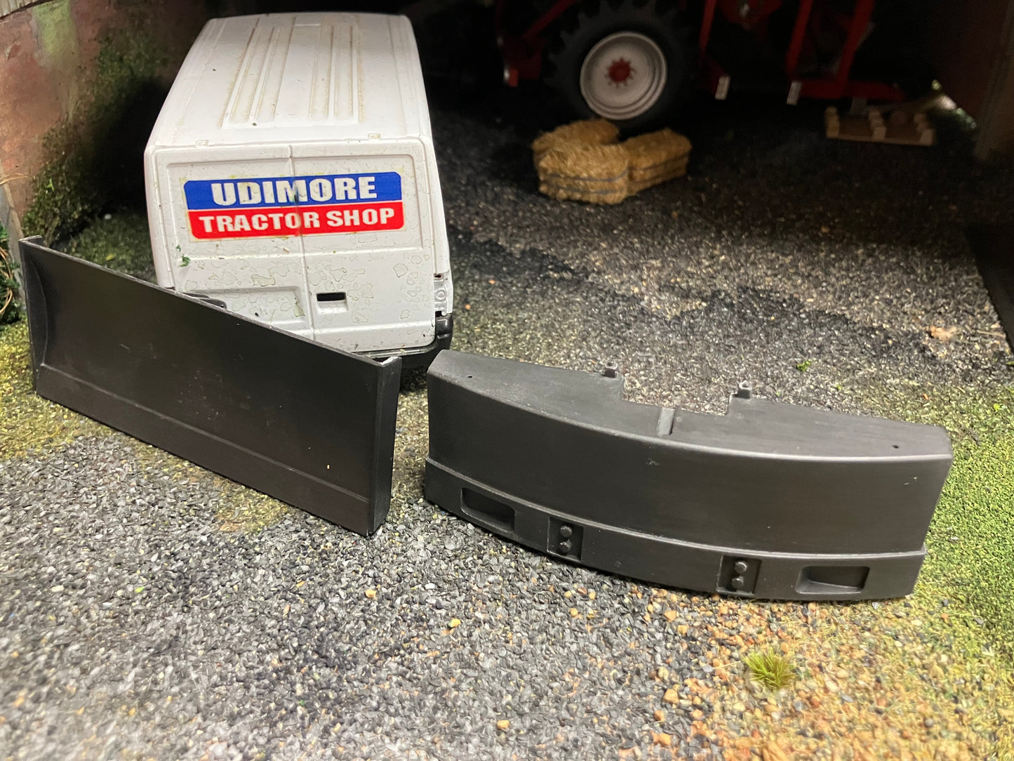 Front Blade & Rear Sledgehammer Scraper kit with lights Artisan32 Silage kit farm machinery 1:32 scale 03220