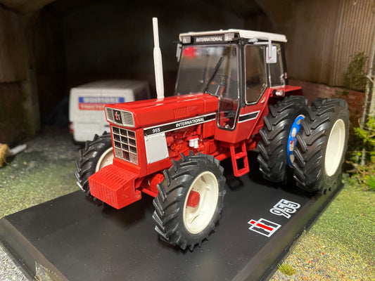 REP064 Replicagri International 955 removable rear dual wheels tractor 1:32 scale Boxed