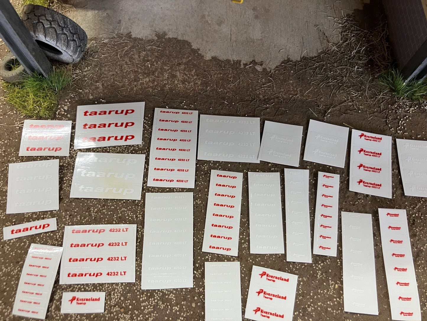 1:32 scale High quality huge vinyl pack over 120 x sticker set Kverneland Taarup farm machinery decals 1:32 scale Image