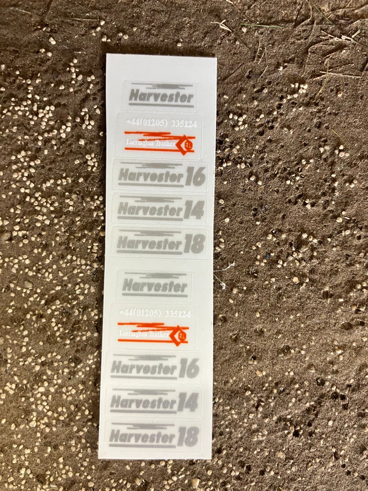 1:32 scale High quality vinyl pack 10 x sticker set Larrington Trailers harvester 14 16 18 farm machinery decals 1:32 scale Image