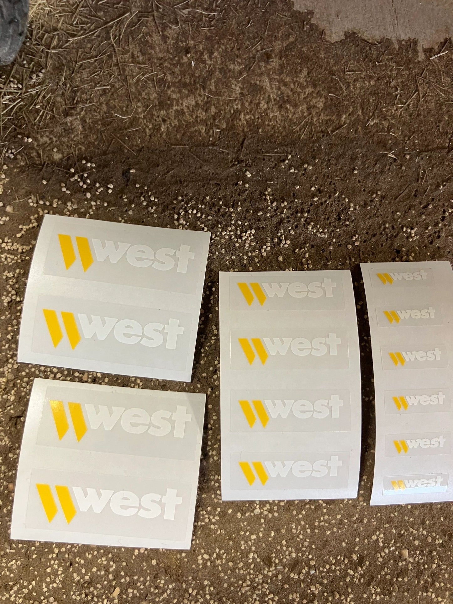 1:32 scale High quality vinyl pack 14 x sticker set West spreader trailer farm machinery decals 1:32 scale Image