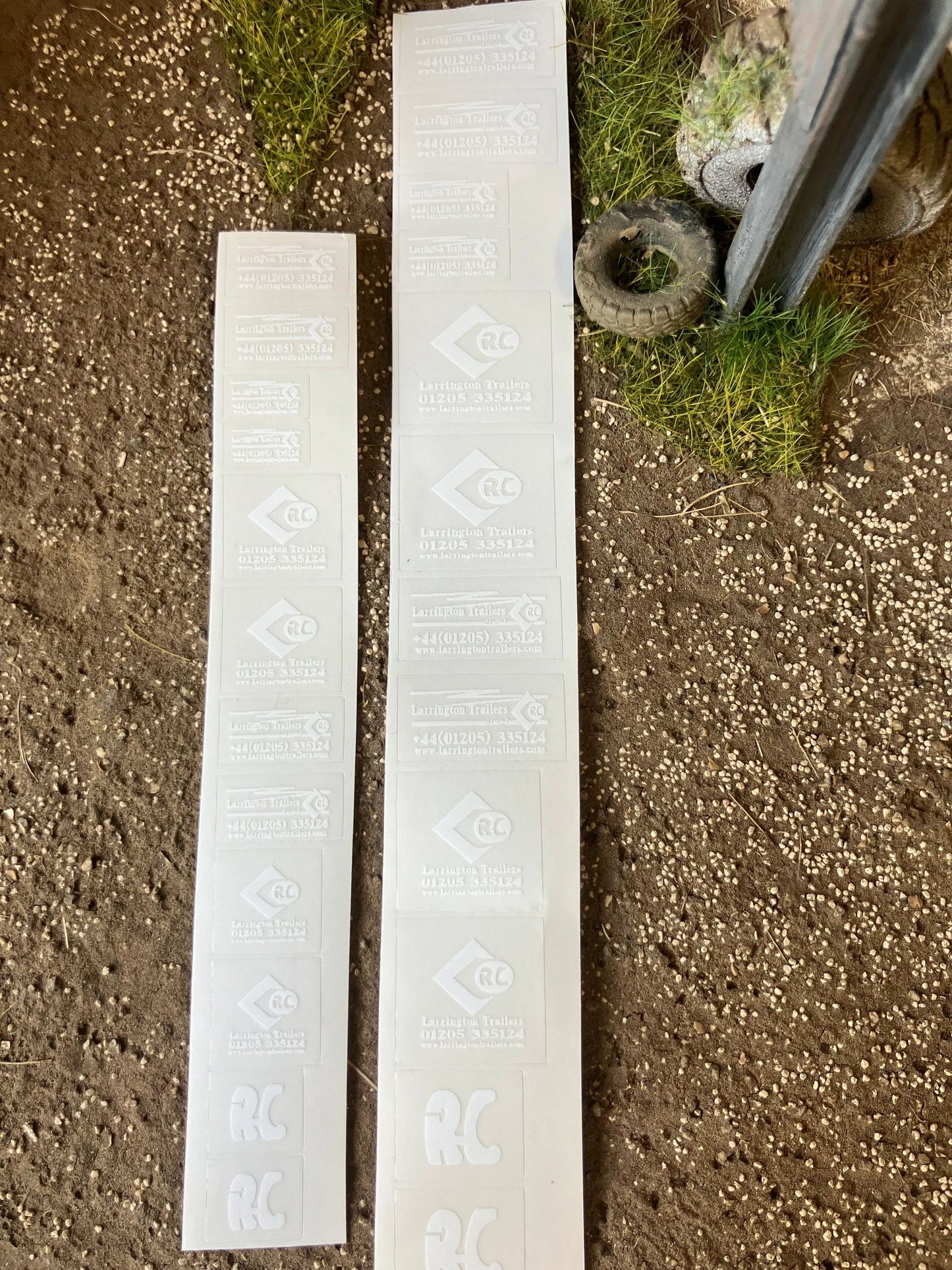 1:32 scale High quality vinyl pack 24 x white sticker set Larrington Trailers root king RC farm machinery decals 1:32 scale Image
