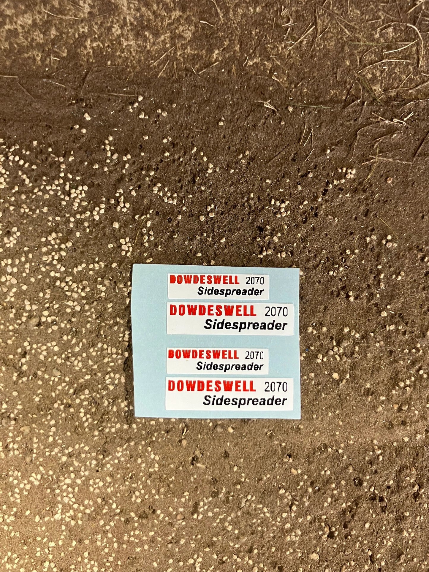 1:32 scale High quality vinyl pack 4 x sticker set Dowdeswell 2070 Side spreaderfarm machinery decals 1:32 scale Image 3