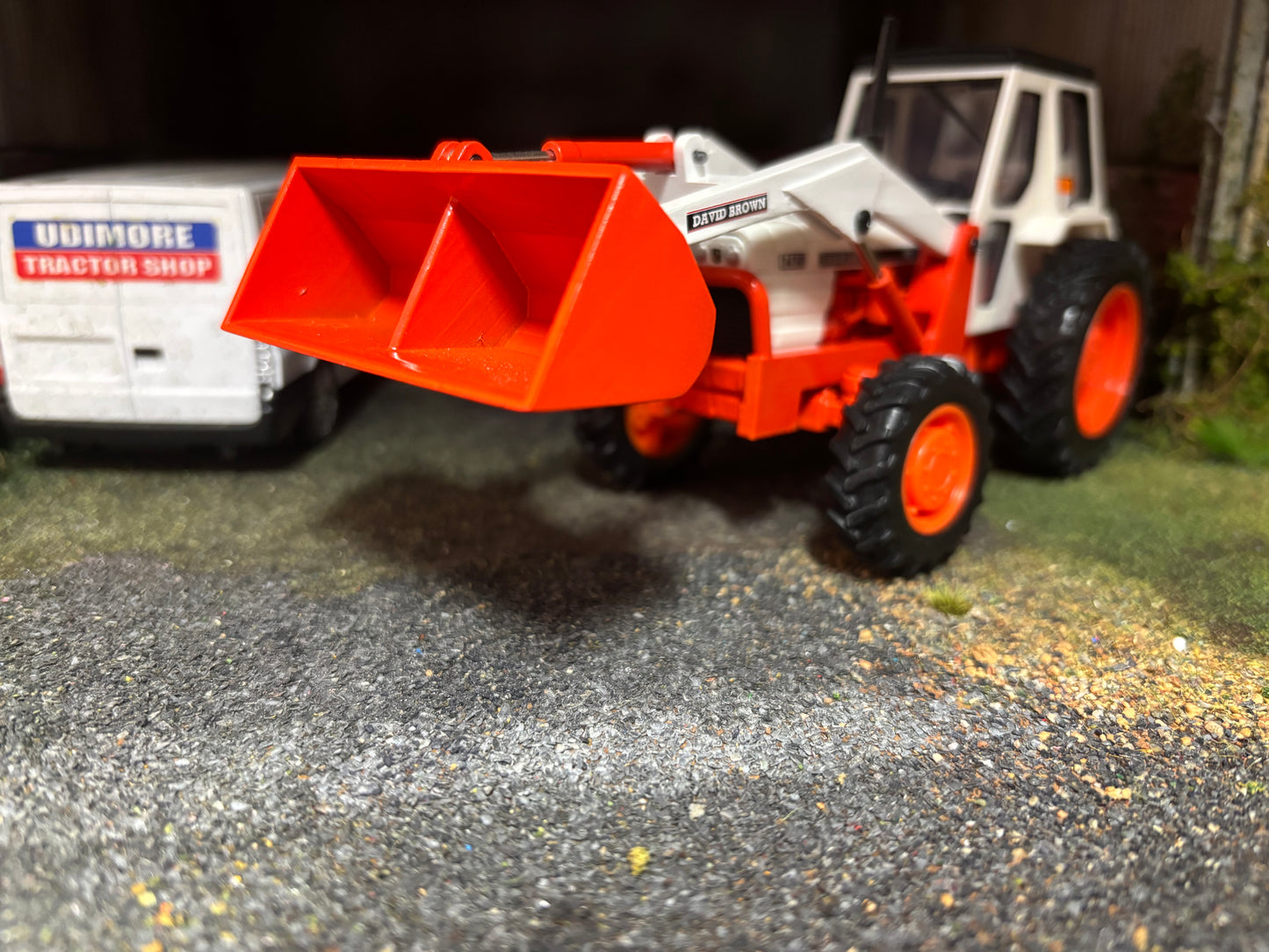 David Brown 1410 Tractor with front loader Conversion Bucket 1:32 scale