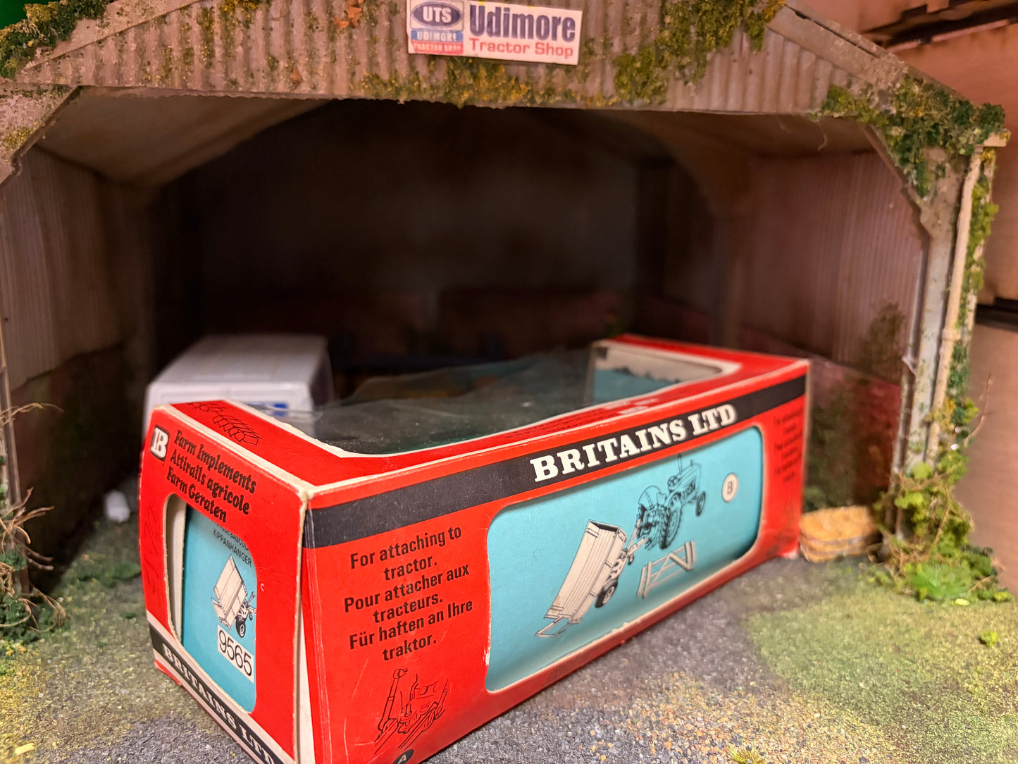 Vintage Britains Tipping Trailer 9565 Straw Box Boxed Obsolete 1:32 Scale