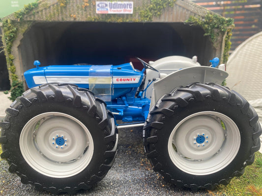 2826 Universal Hobbies early version County 654 Super four tractor BOXED 1:16 scale Image 2