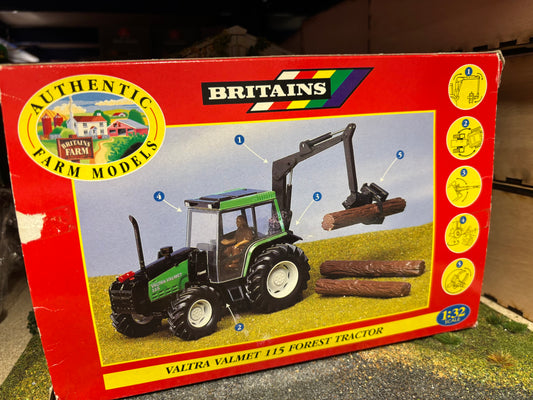 Britains Valtra Valmet 115 Forest winch logs Forestry Tractor 1:32 scale boxed