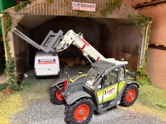 Universal Hobbies CLAAS Scorpion 7040 Telehandler Tractor Dealer Box Vintage Obsolete 1:32 Scale