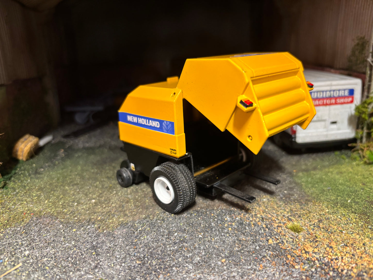 New Holland Round Baler by Rob Neesham 1:32 scale Conversion