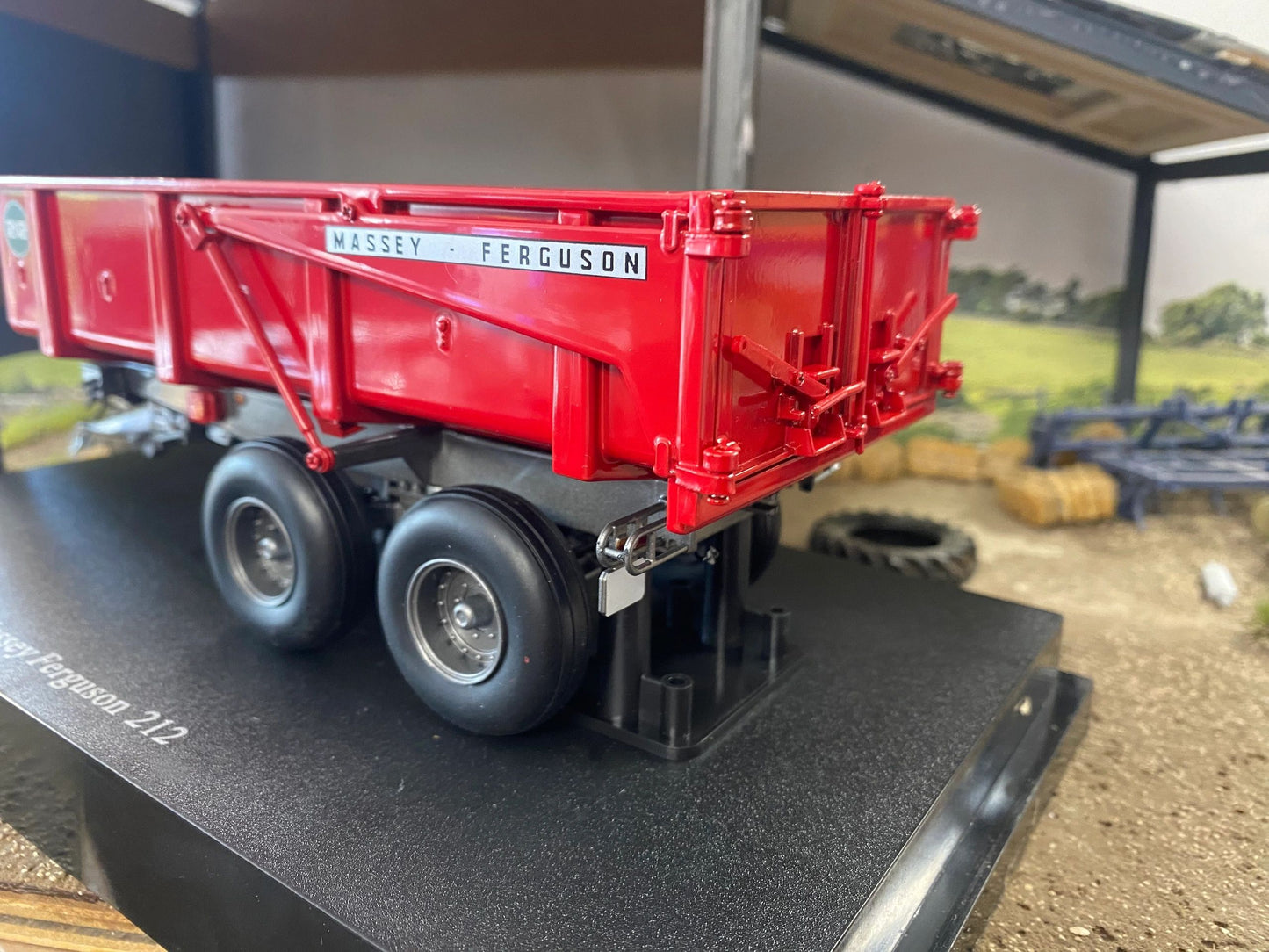 2nd Version Massey Ferguson 212 Klepwagon trailer 1:32 scale Universal Hobbies grey wheels UH6694 Image 3