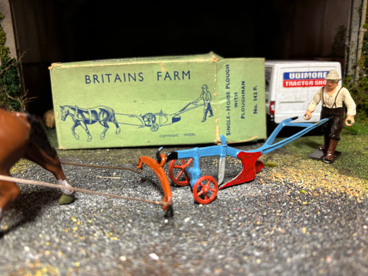 142F Vintage Britains Single Horse Plough with ploughman 1:32 scale obsolete