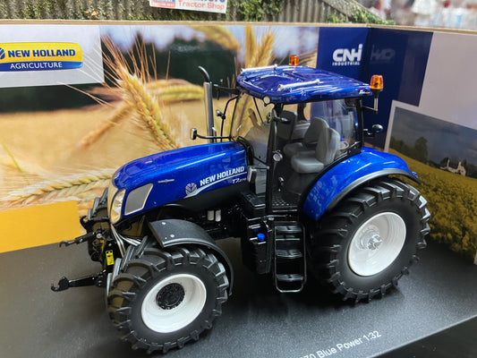 BLUE POWER New Holland T7.270 Auto Command Tractor 1:32 scale Boxed ROS