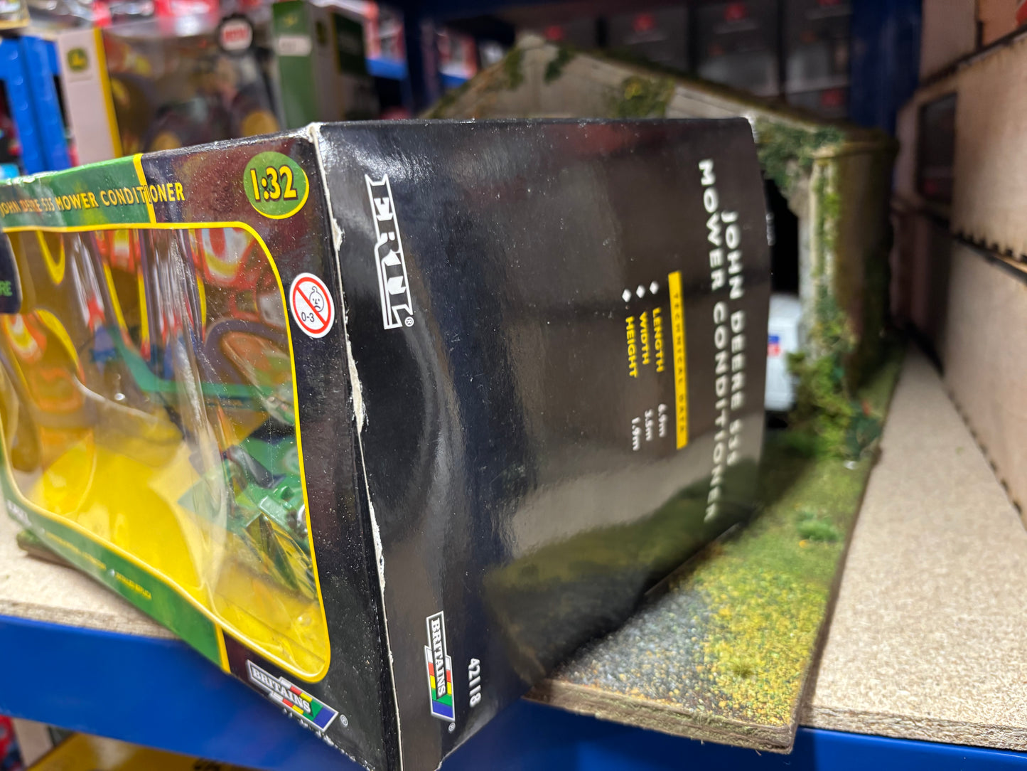 42118 Britains John Deere 535 mower 1:32 scale obsolete