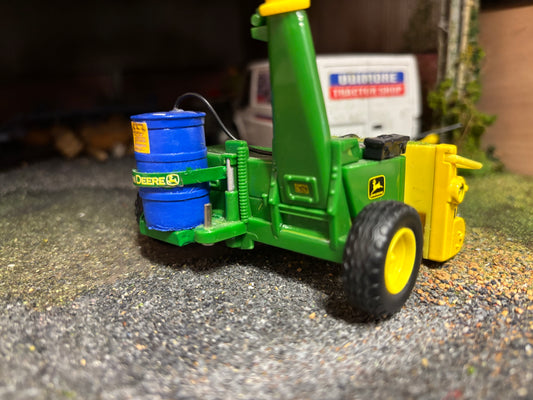 Britains John Deere 3765 Trailed Forage Harvester 1:32 scale conversion