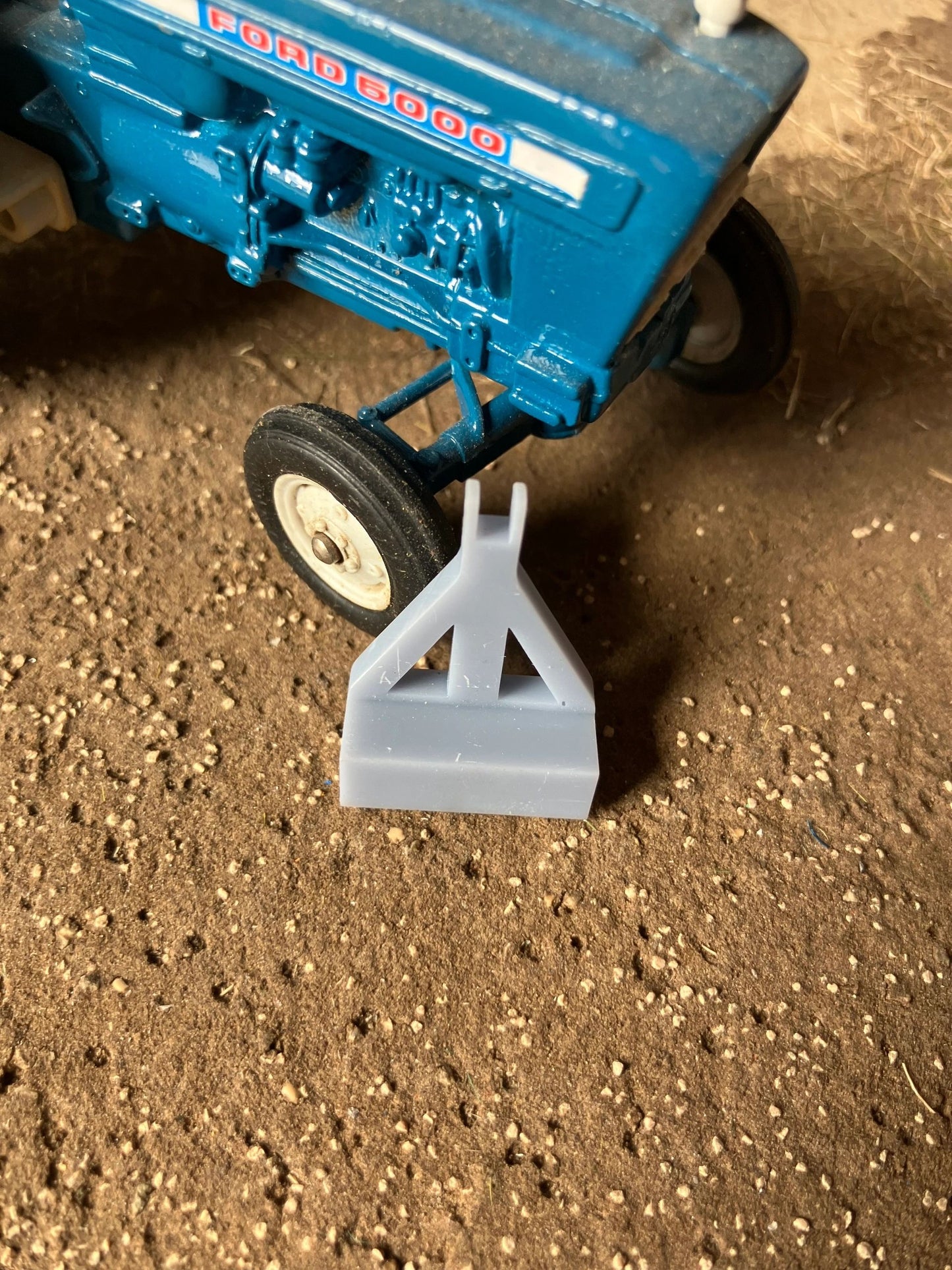 3pt linkage Tractor Weight frame carrier 1:32 scale Image