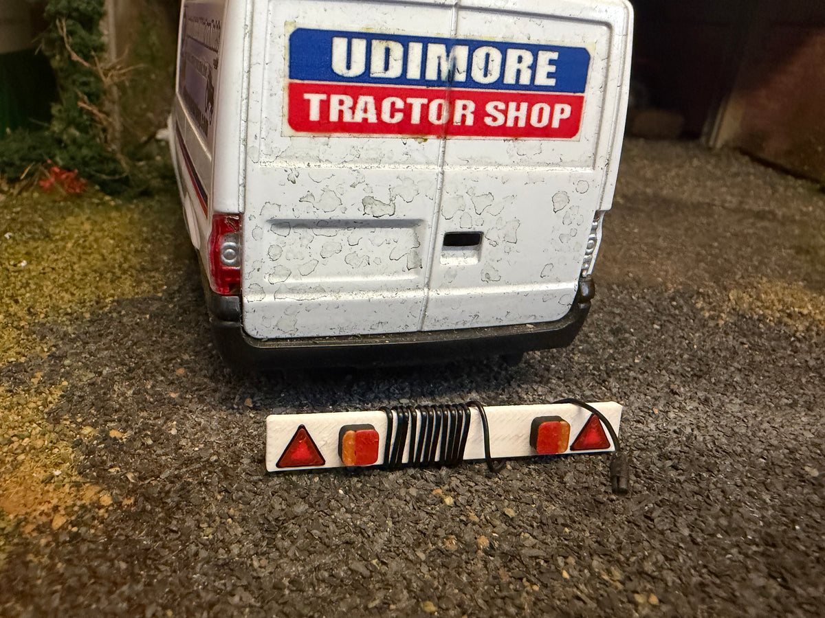 Trailer Light Board with Unwinding Cable – 50mm – 1:32 Scale