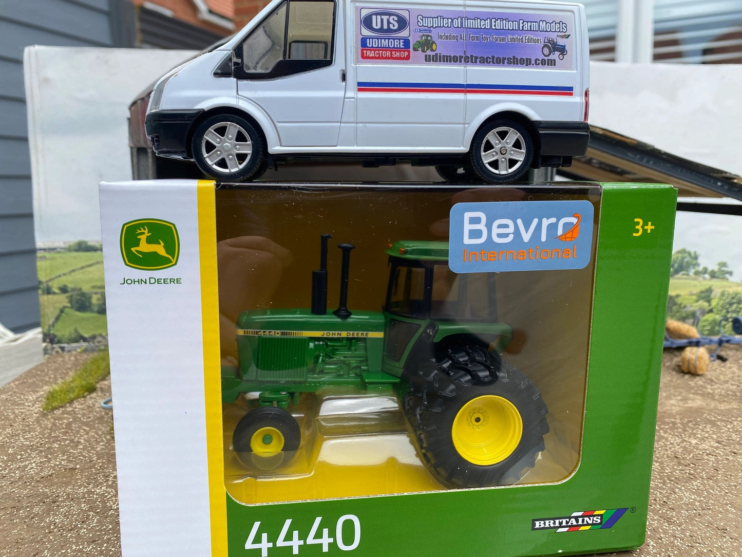 43380 Limited Edition Britains John Deere 4440 2wd Tractor with Duals 1:32 scale Image 3