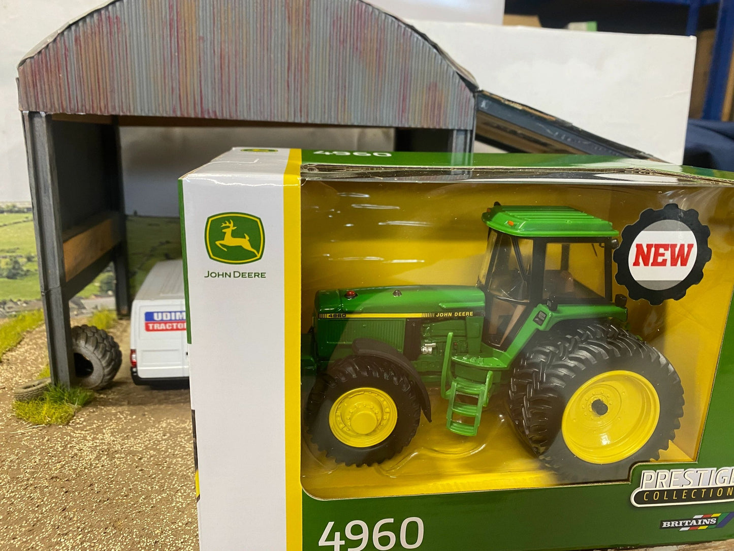 43383 Britains Prestige edition John Deere 4960 with rear duals Tractor 1:32 scale New BOXED Image