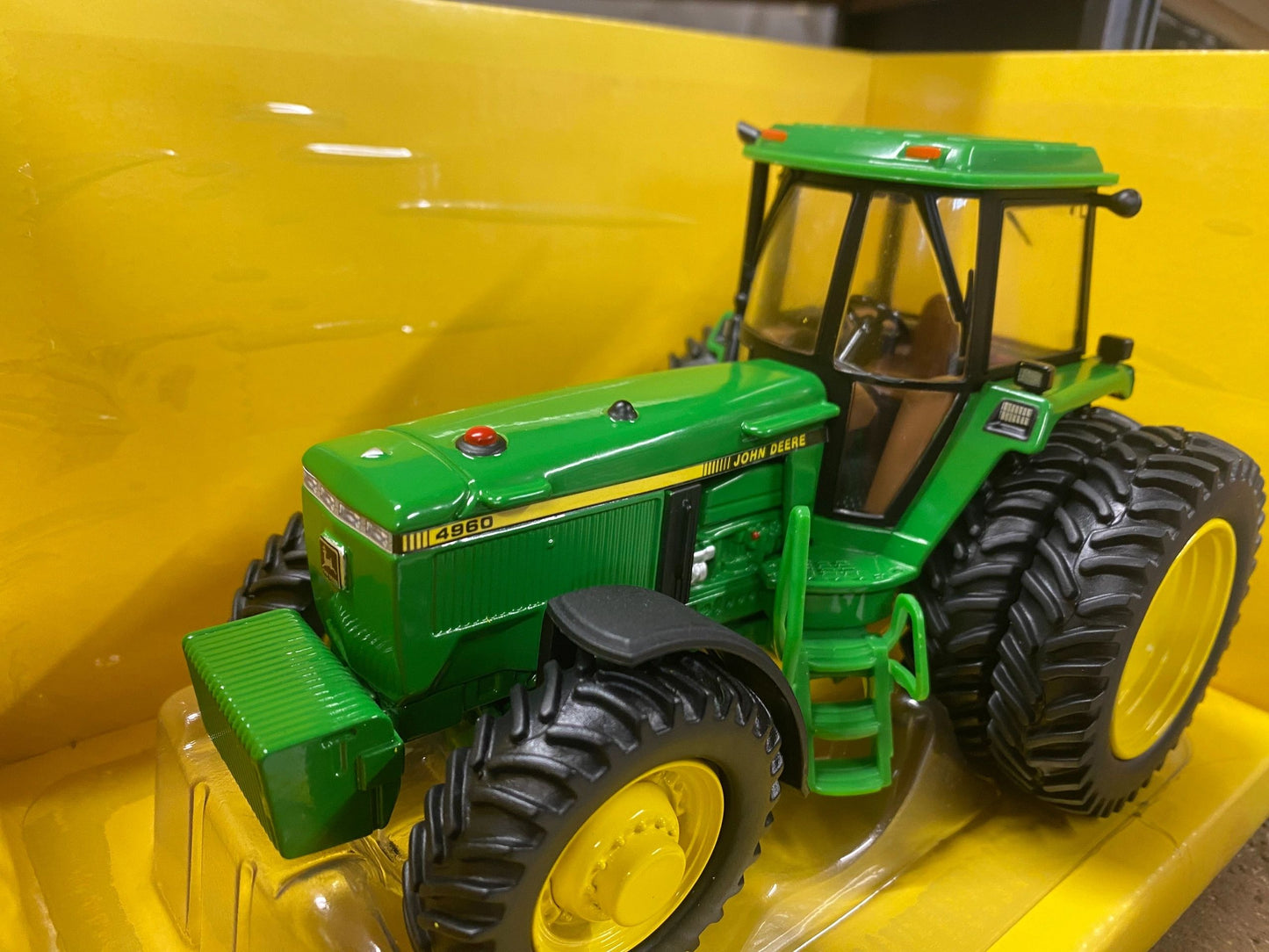43383 Britains Prestige edition John Deere 4960 with rear duals Tractor 1:32 scale New BOXED Image 3