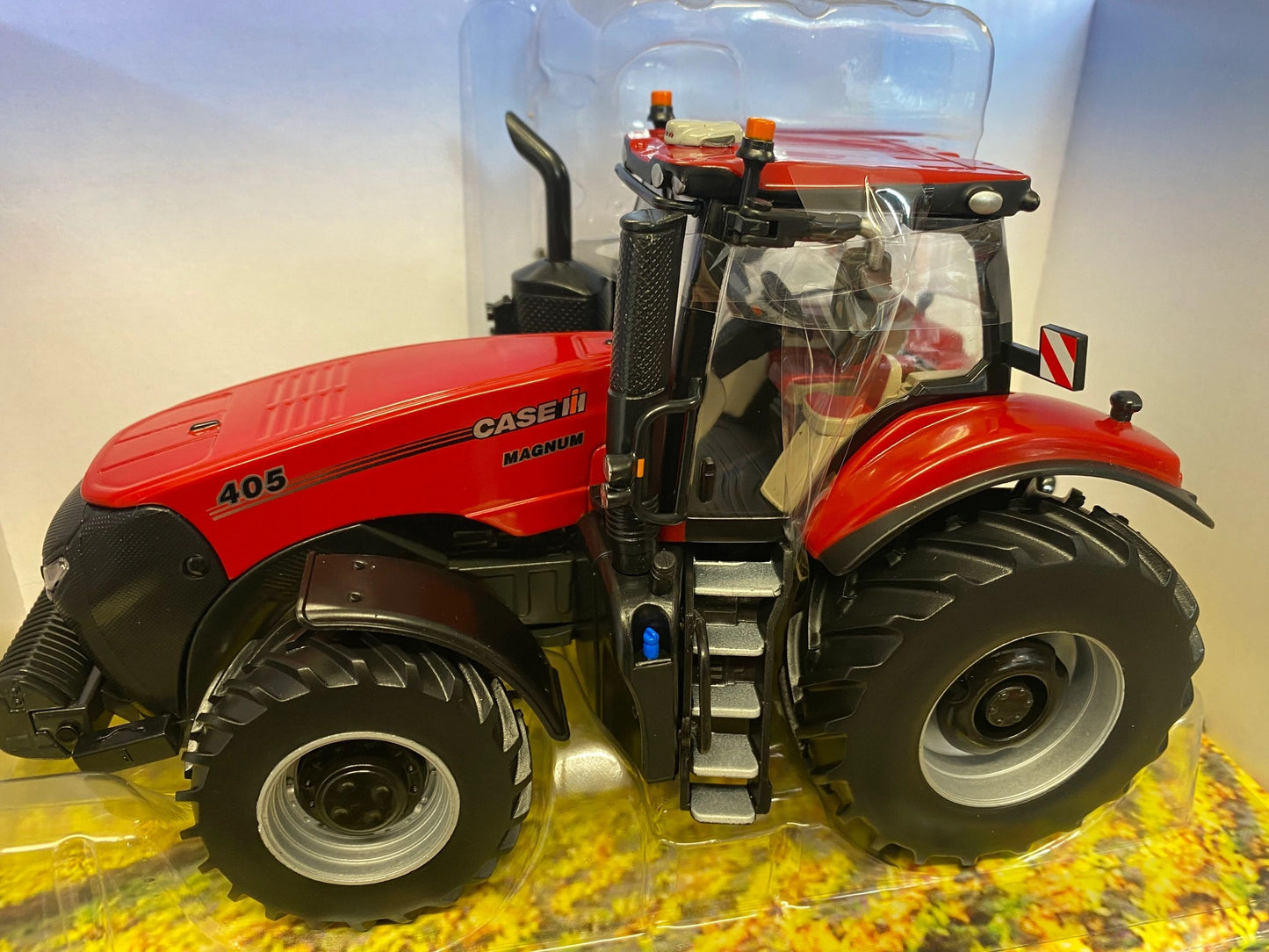 43389 Britains CASE Magnum 405 Tractor 1:32 scale New BOXED Image 4