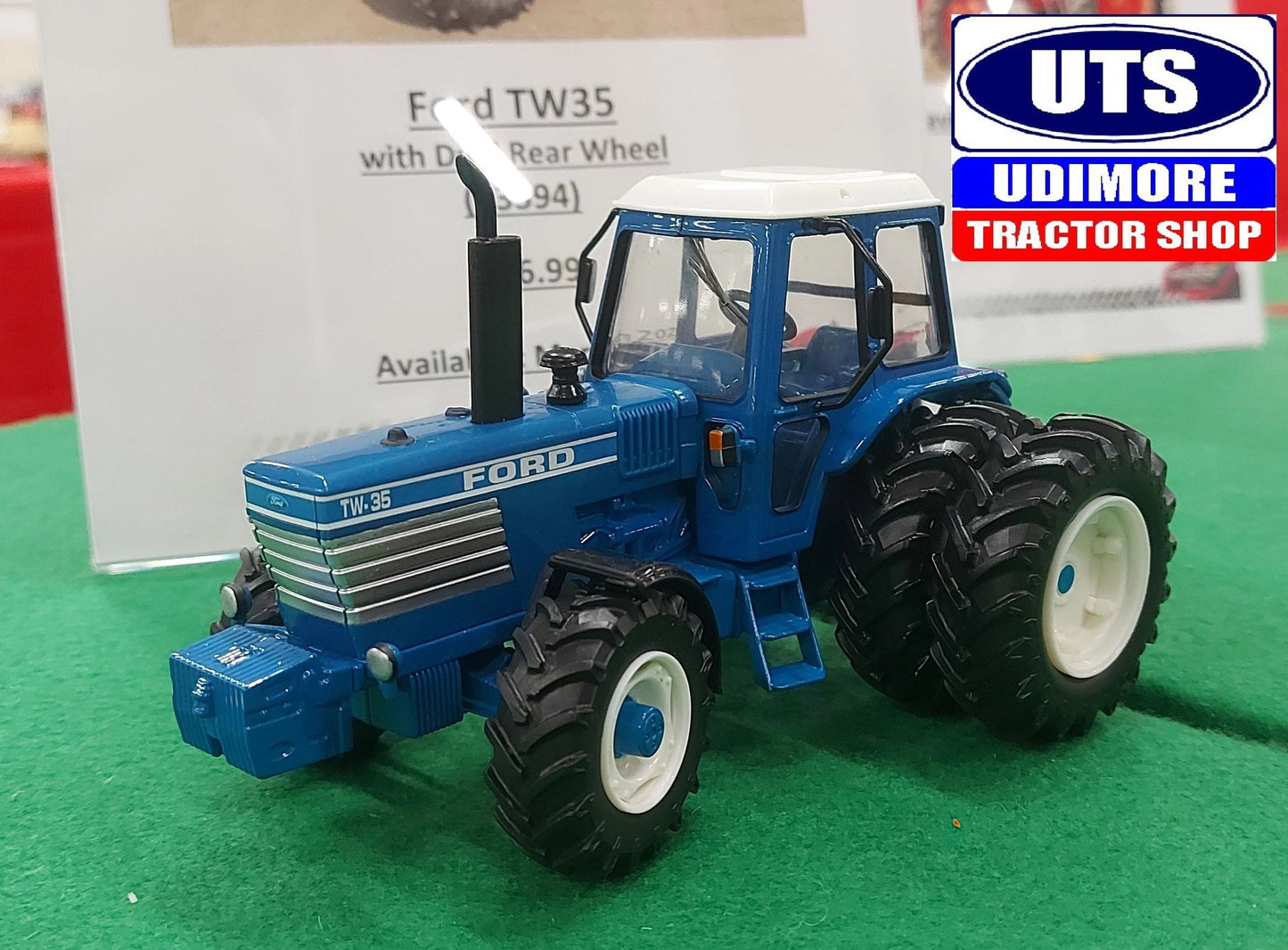 43394 Britains Ford TW35 with removable rear Duals Tractor 1:32 scale New BOXED Image 4
