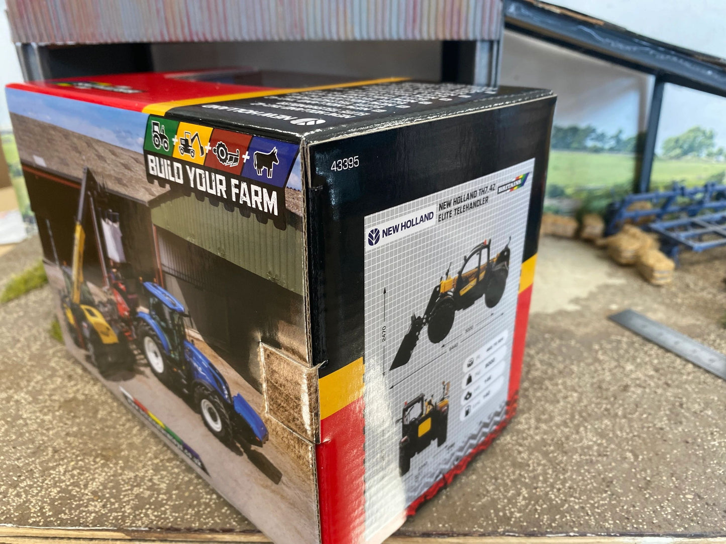 43395 Britains New Holland TH7.42 Telehandler 1:32 scale New BOXED Image 4